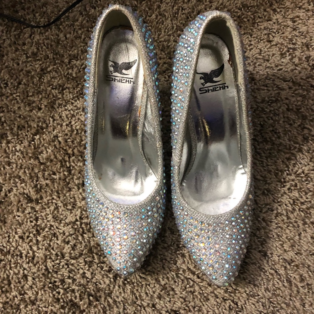 Sheikh studded high heels silver size 8.